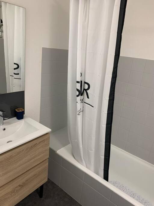 Studio Entierement Renove Avec Parking Gratuit Saint-Nazaire  Ngoại thất bức ảnh